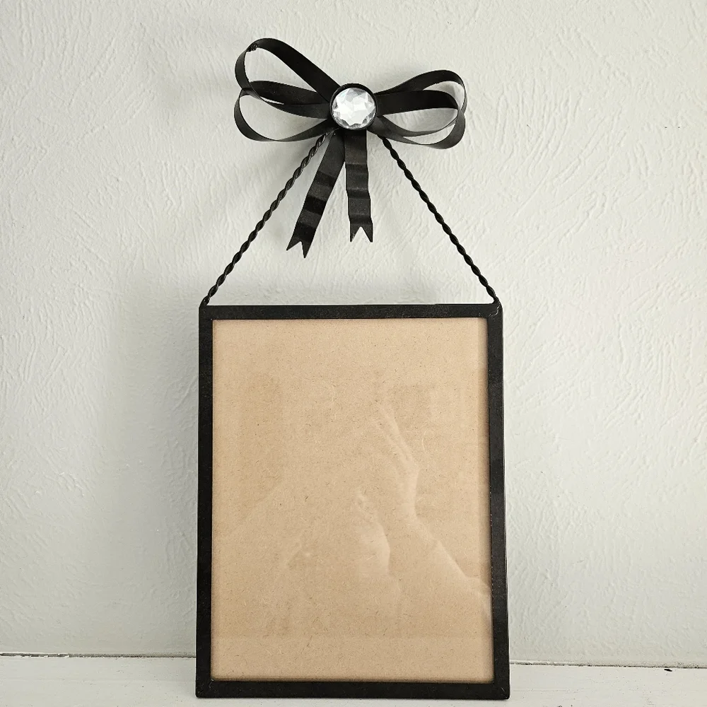 NWT Hobby Lobby Black Frame With  Bow Hook